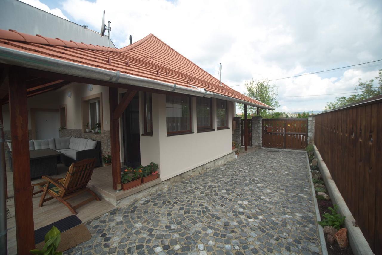 Holiday Home Podium Eger Extérieur photo